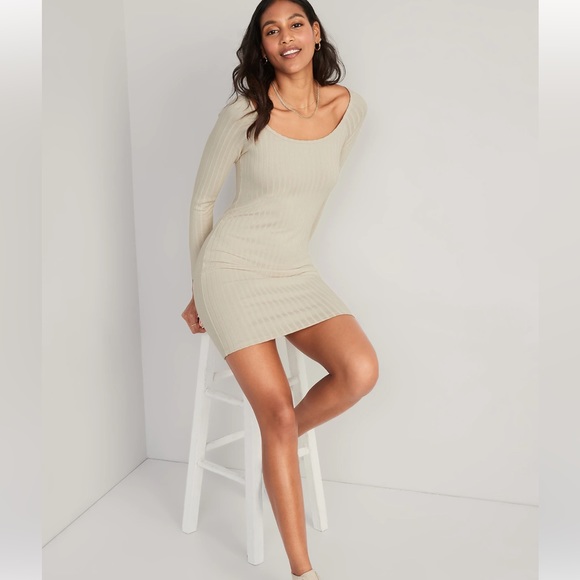Old Navy Scooped Neck rubbed mini dress - Picture 2 of 8